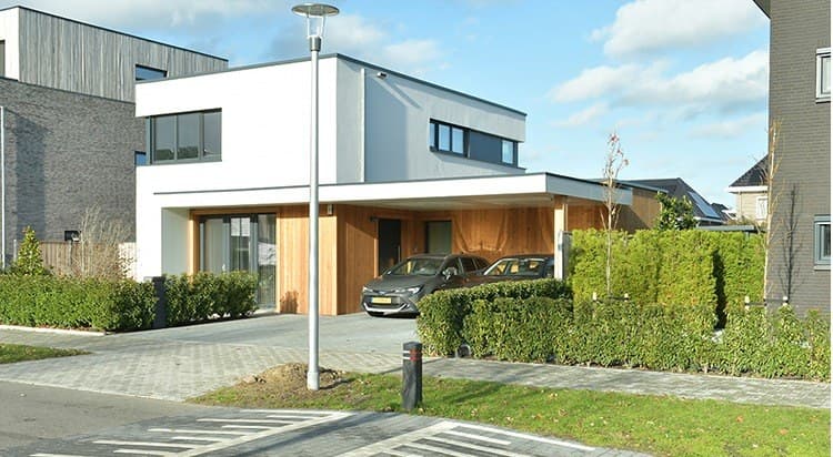 Prefab woning met ingebouwde carport in Apeldoorn